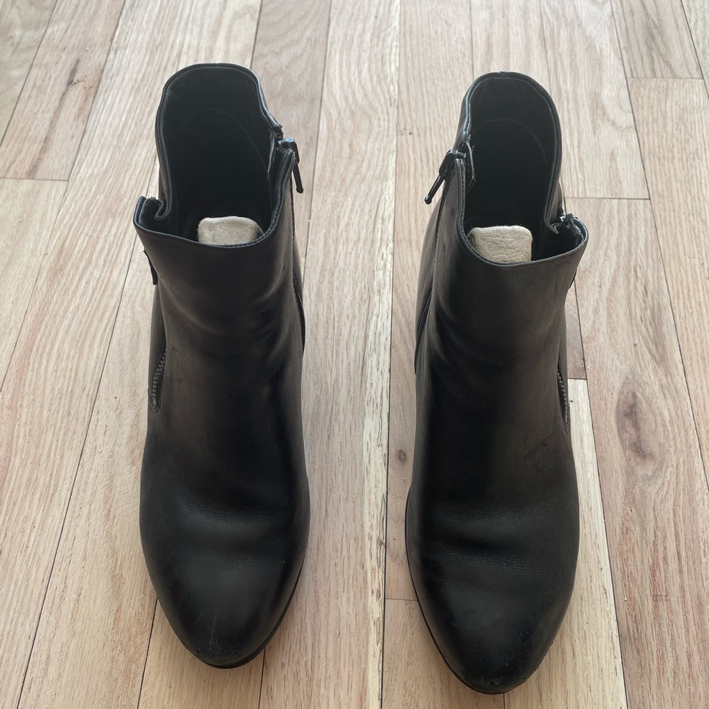 Ecco Black Leather Ankle Booties